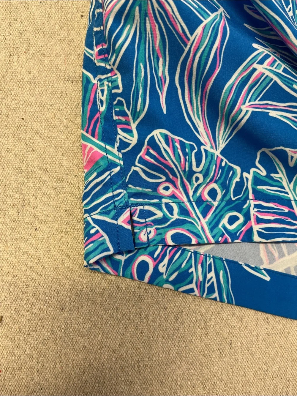 Chubbies Tropical Palm Print Swim Trunks Shorts Mens Large Blue